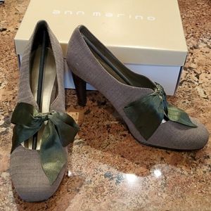 BRAND NEW, NEVER WORN Ann Marino Heels Taupe